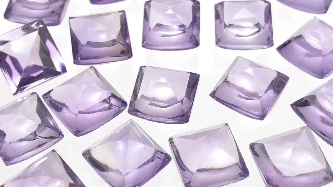 動画】宝石質アメジストAAA ルース スクエア バフトップカット8×8mm 2