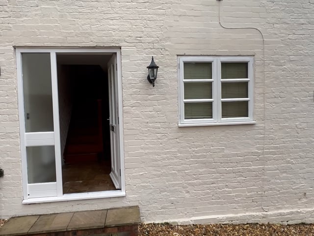 Luxury 2 Beds Cottage Shifnal Town Center Parking. Main Photo