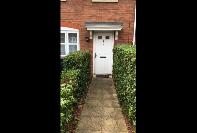 Beautiful large furnished double room Main Photo