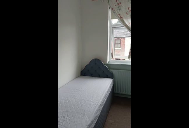 Single room in a cosy and clean terraced house!🏡 Main Photo