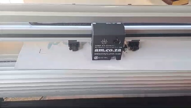 Vinyl Cutter- Cut in detail