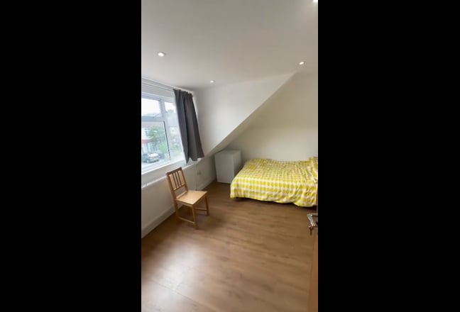 Newly Refurbished Room for Rent in Wembley  Main Photo