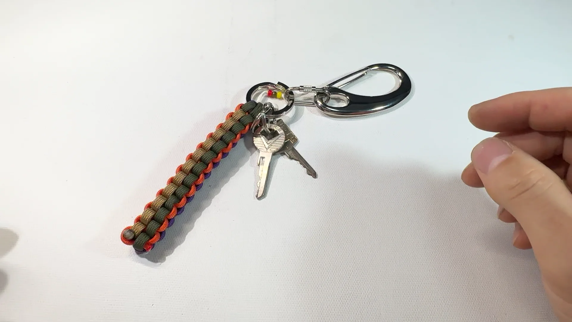 パラコード　#☆*:.. CHIKA..:*☆1 Paracord Key Chain （カナビラ付きパラコードキーチェーン）①