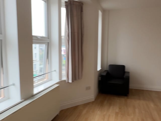 1 Bed Flat - Vale W3 Main Photo