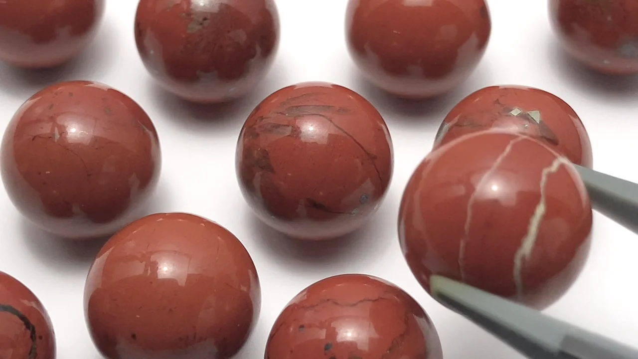 動画】レッドジャスパー スフィア・ラウンド15mm 3個 - 天然石ビーズ