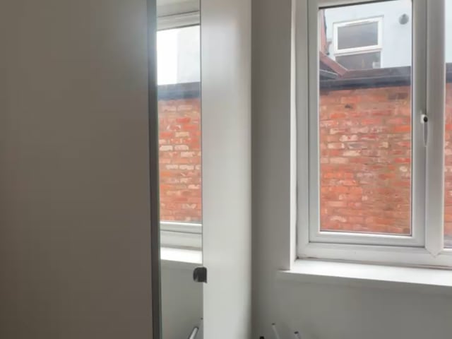 1 Room Available In The Heart Of Moseley Village Main Photo