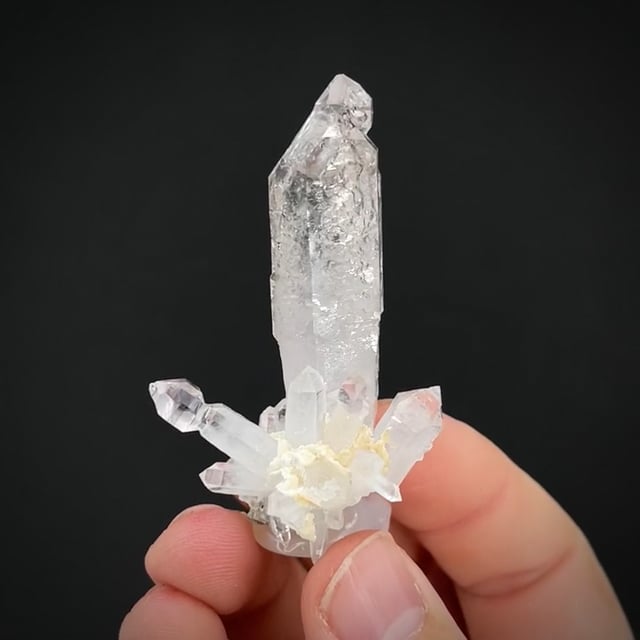 Quartz with scepter and reverse scepter