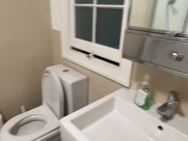 Double Room in Kings Cross - Roommate Wanted ASAP Main Photo