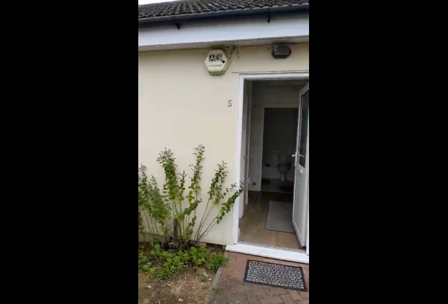 1 Bedroom Bungalow  Main Photo