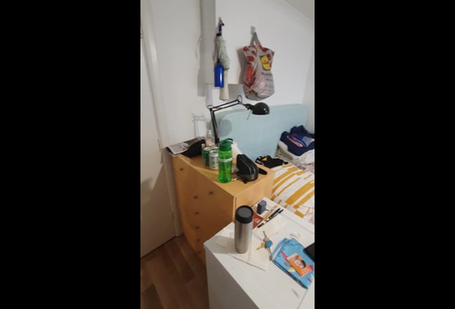 Looking for a friend to stay over, no sublet Main Photo