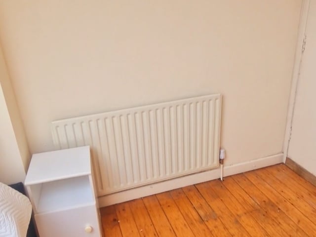 Clean, furnished, double room in Beeston Main Photo