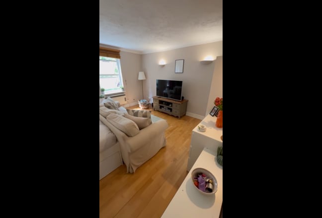 Video 1: Extra Large Double Room