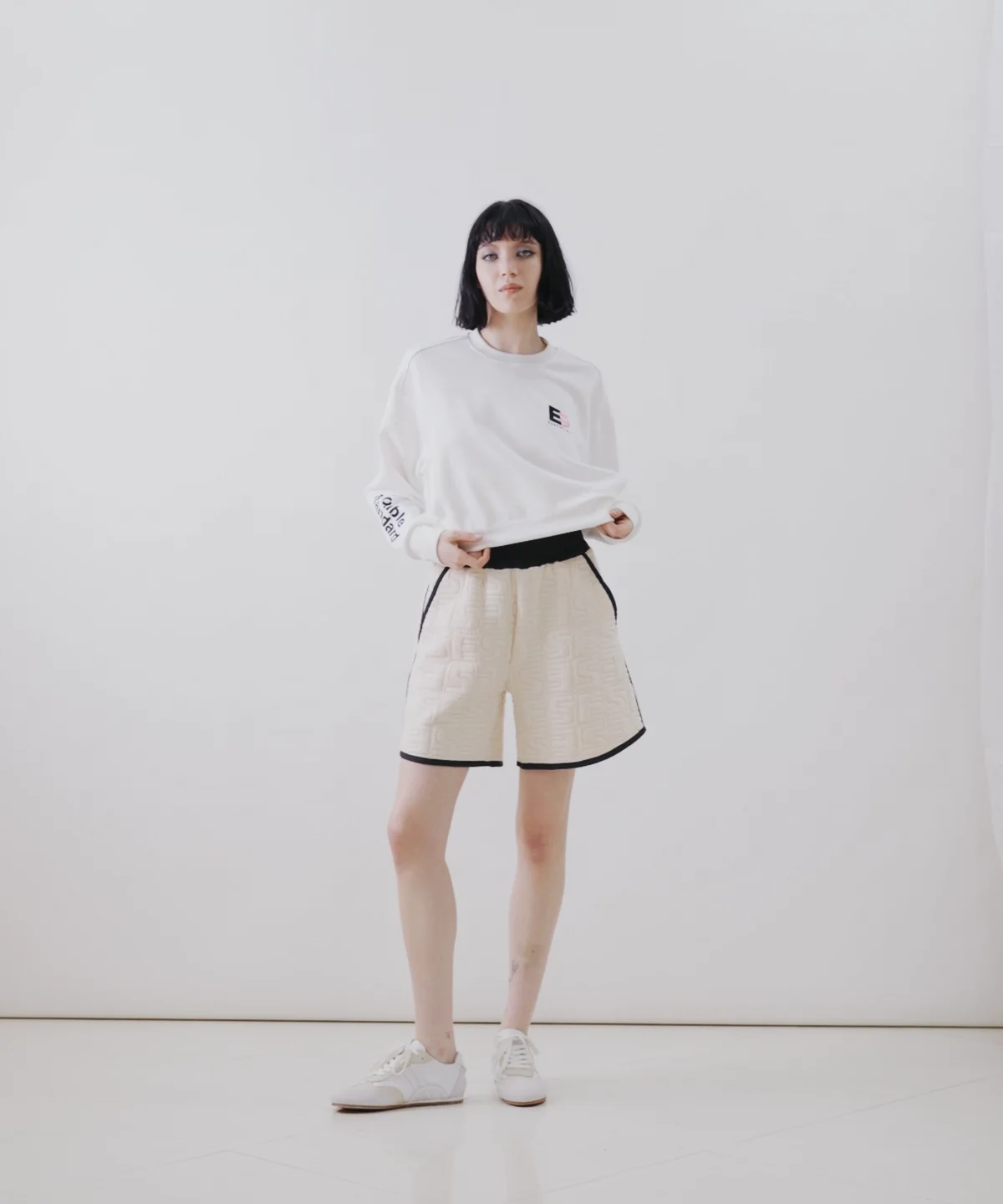 ダブルスタンダード　ESSENTIAL ショート丈カットソー ESSENTIAL / バックラウンドショートトップス ESSENTIAL Night