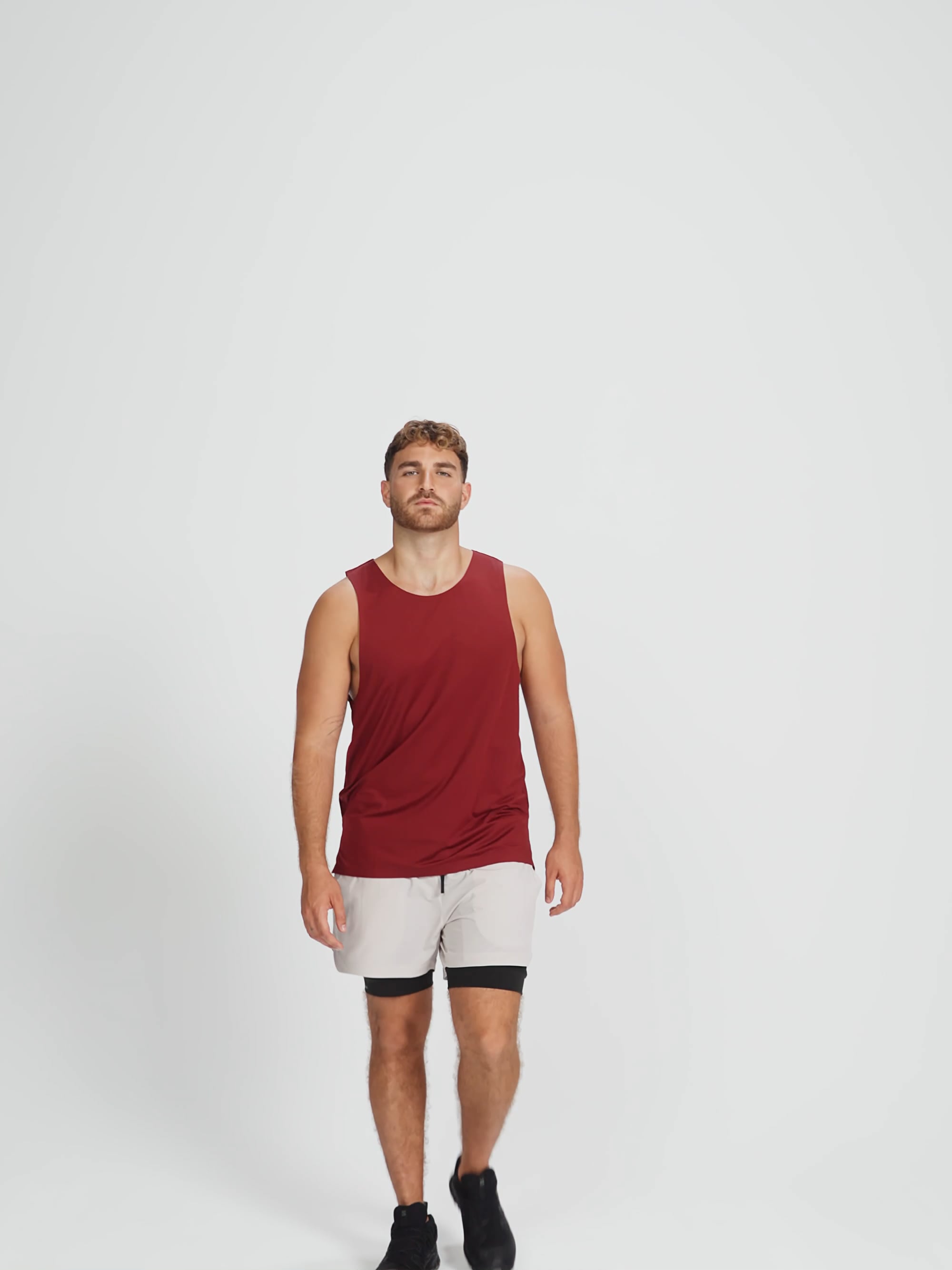 גופיית ריצה מבד mesh מנדף