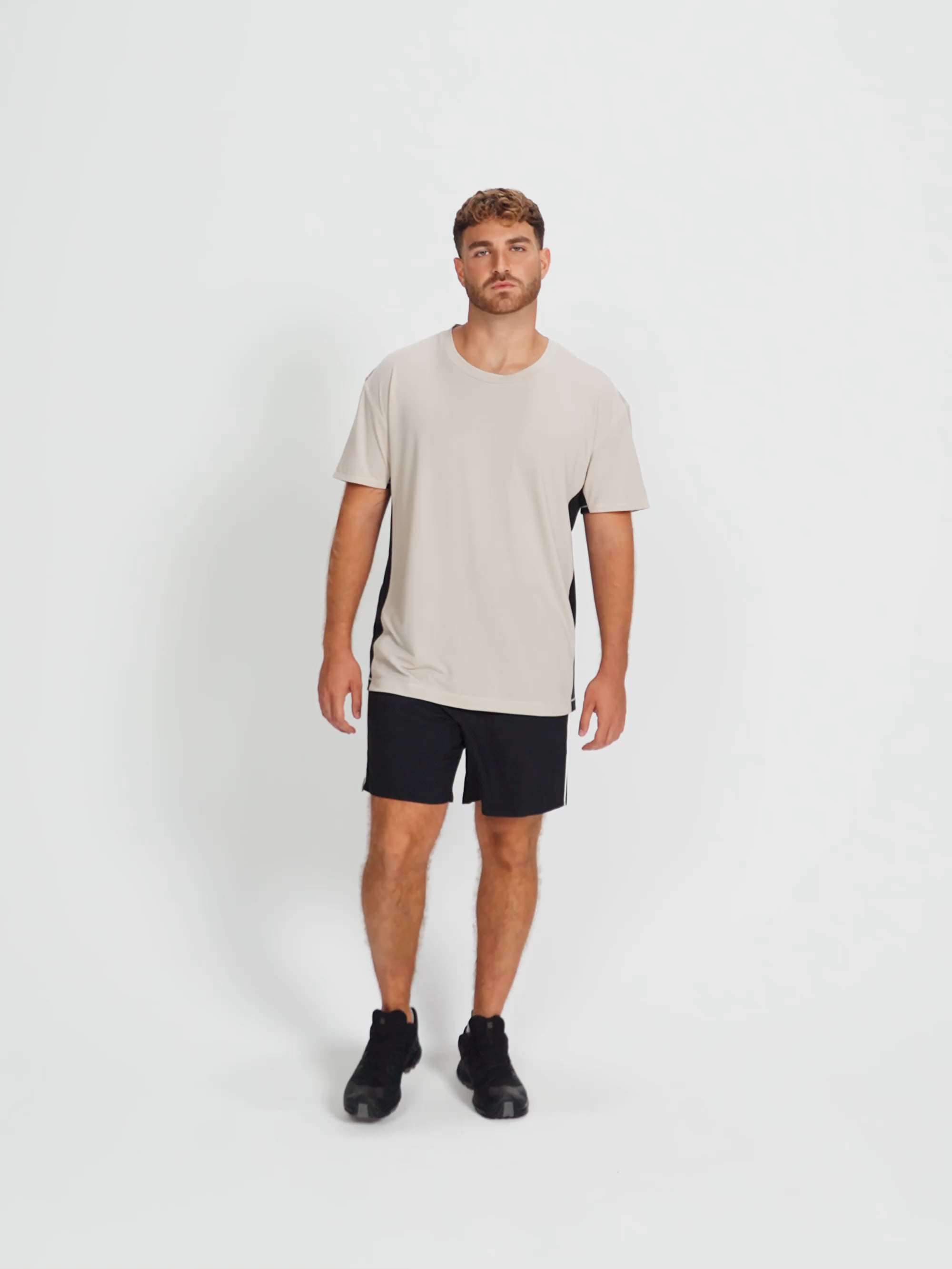 חולצת טי שירט פאנלים