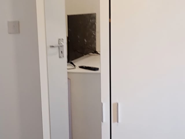 1 Double and 1 Single room! Main Photo