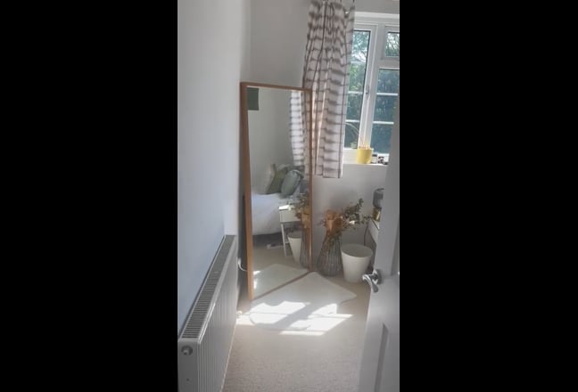 Small furnished double in light filled flat Main Photo