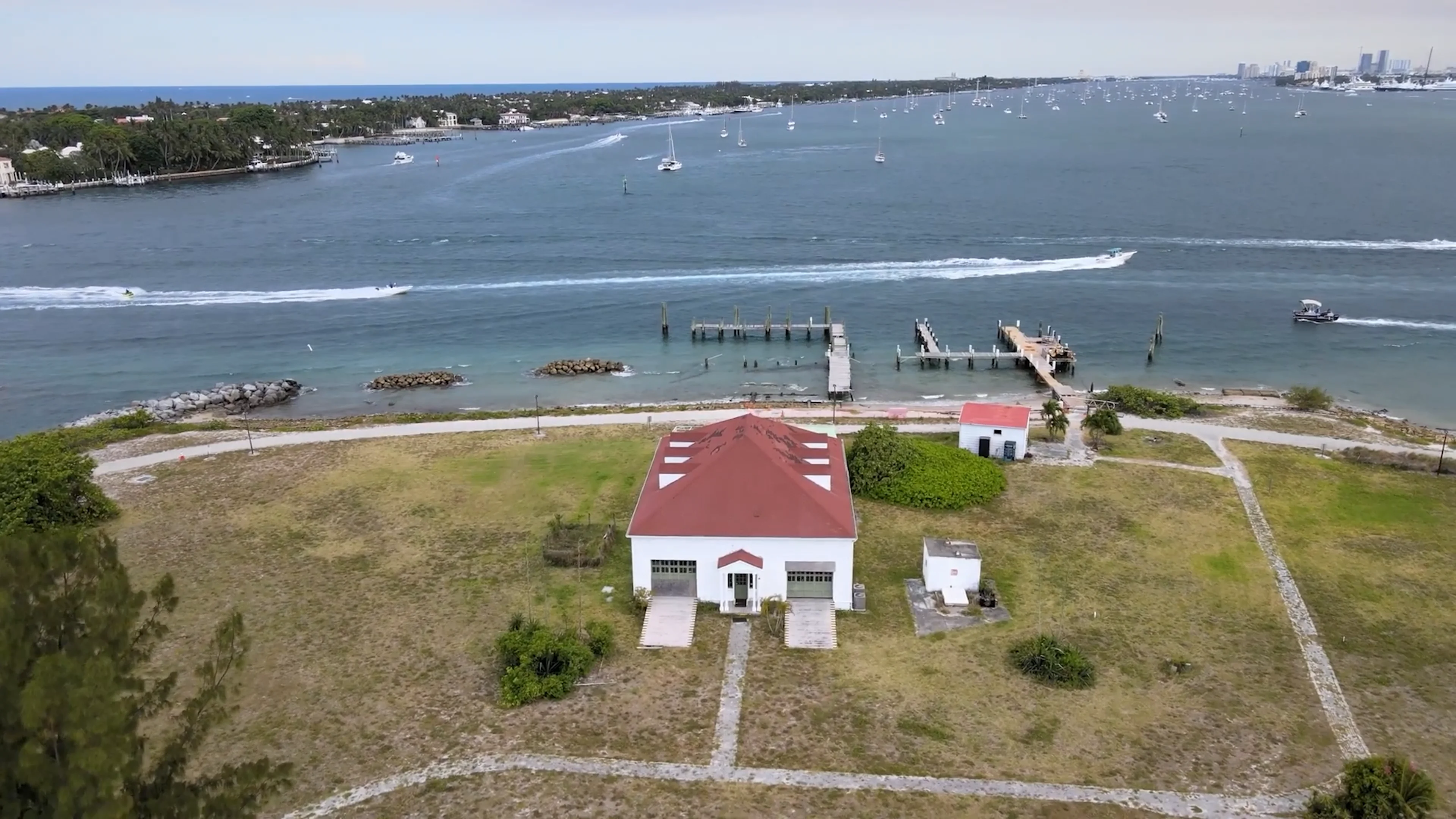 Container Bunkers Florida: Price, Customization Options \u0026 Where To Buy |  Conexwest, image size:3840x2160