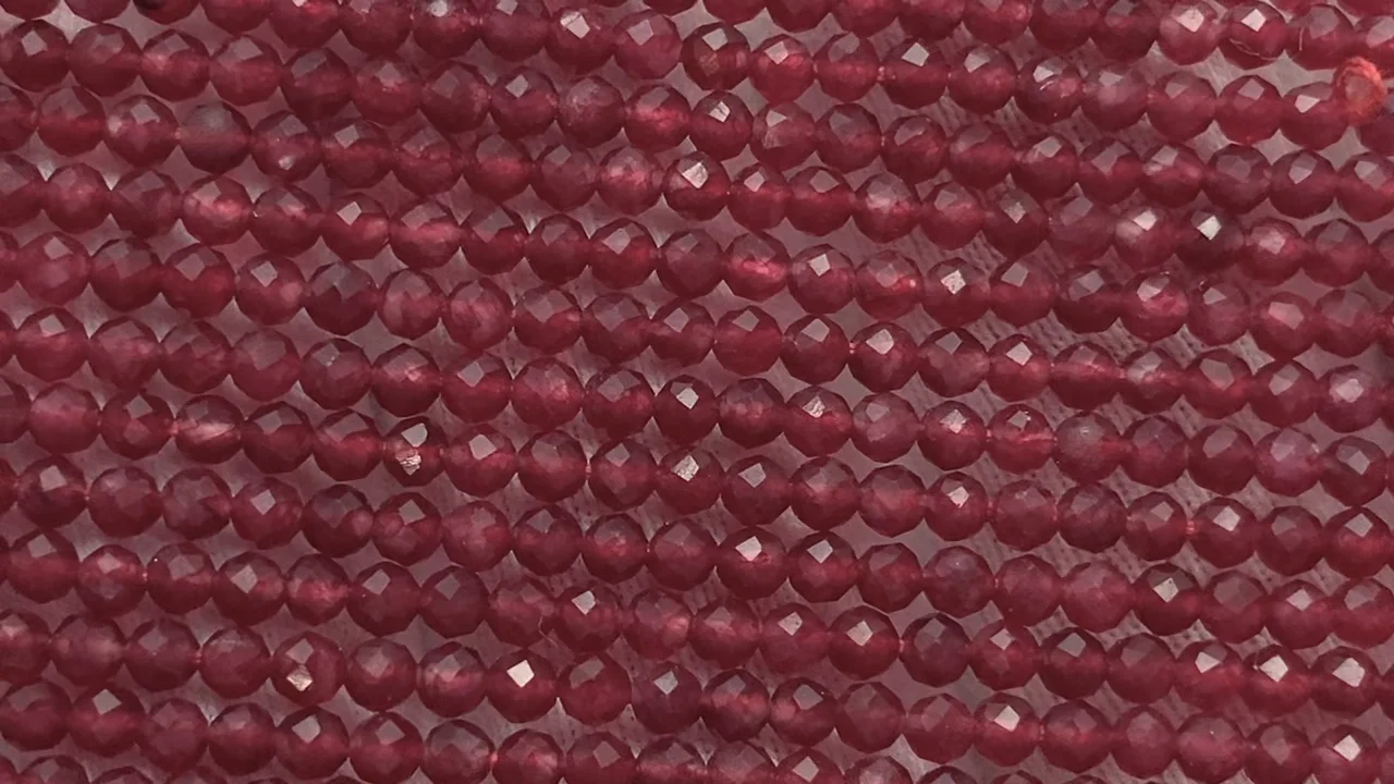 レッドカラージェード 極小ラウンドカット2mm 1連（約30cm）｜天然石
