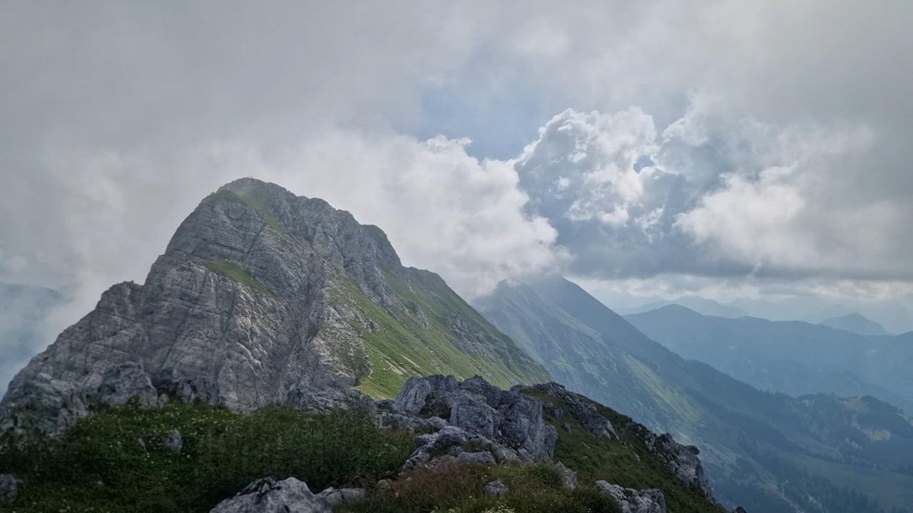 Razgled z grebena Košute