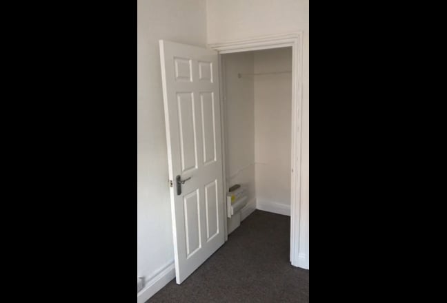 Double room in beautiful flat in Portland Road Main Photo