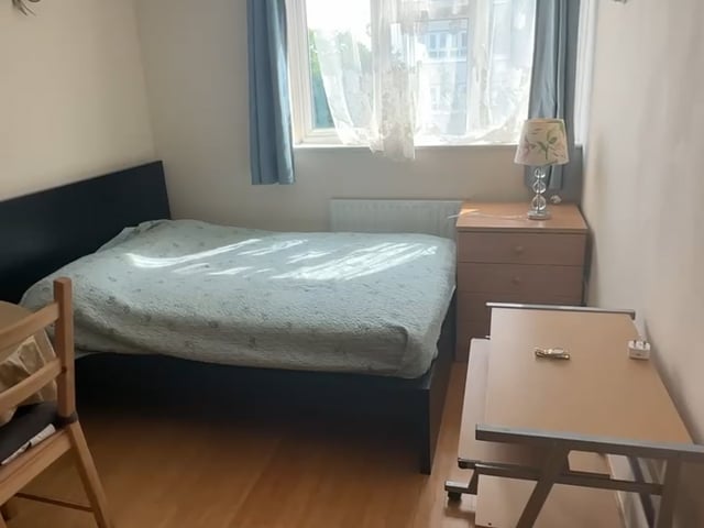  I have a large double room available for rent  Main Photo