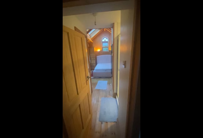 Room on Pirbright Green  Main Photo