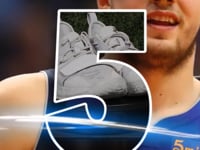 254_Luka Doncic Sneakers RF_240215
