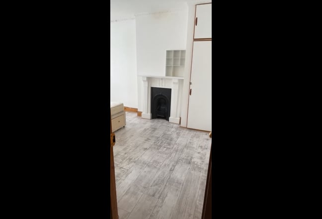 1 Double Room for Rent for Single Professional Main Photo