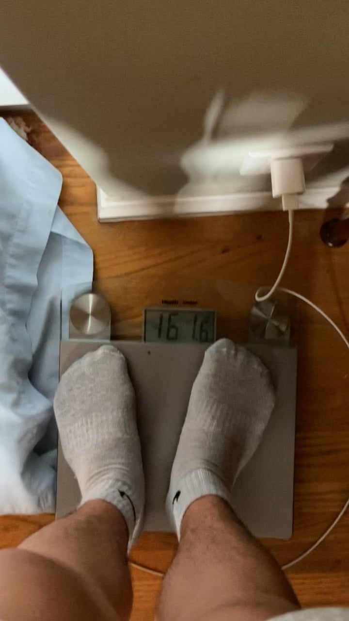 Watch ren kok's Weight: 161.6 pounds