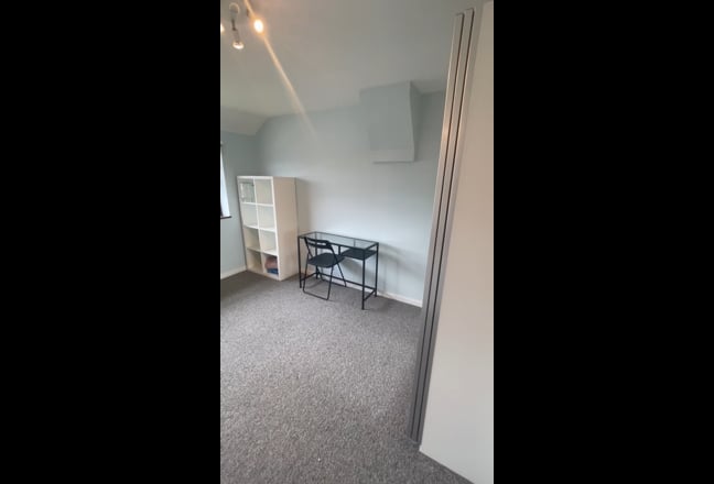 Video 1: Large modern kitchen; loads of storage
