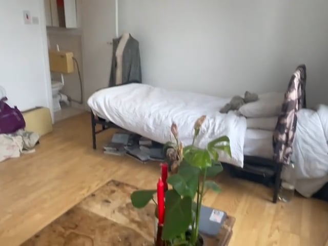 2nd floor studio flat to rent on Lower Clapton Rd  Main Photo