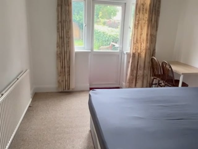 Five Double Beds near Golders Green Station  Main Photo