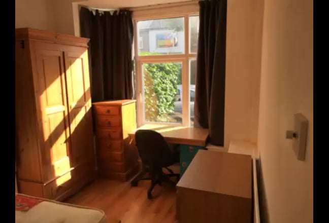 Video 1: Kitchen through to utility 