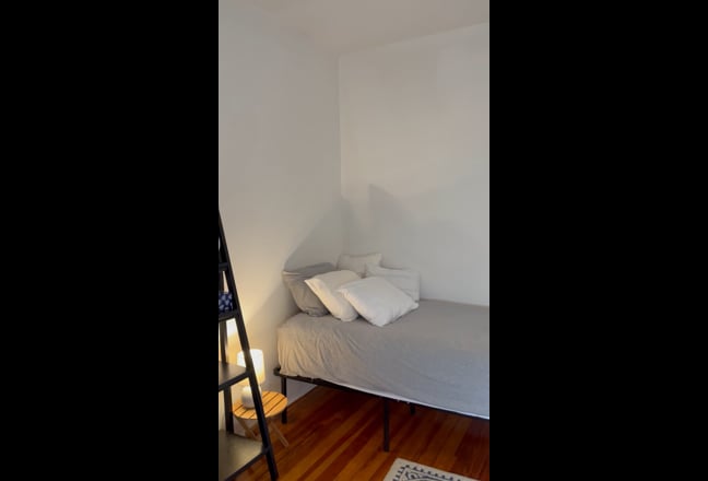 Room in Astoria Main Photo