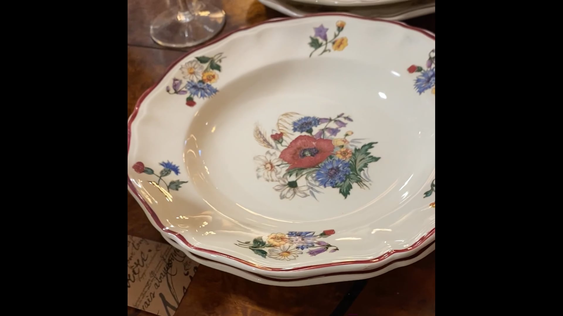 French Provincial Faience Dinnerware Set, 21 Pieces, Agreste