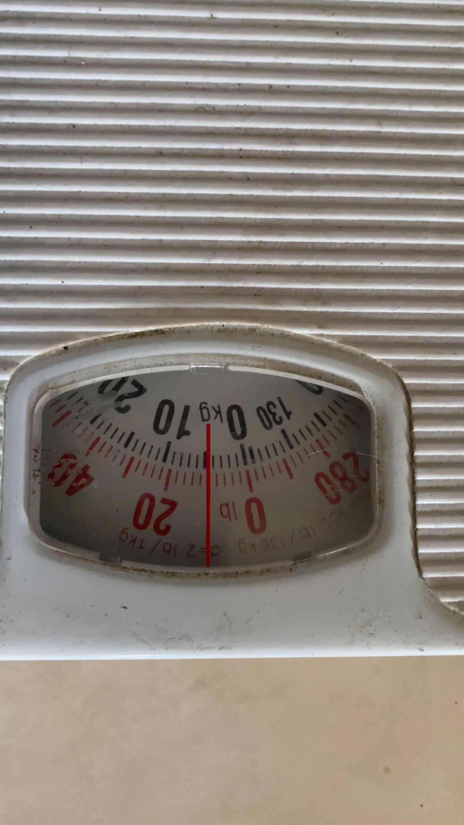 Watch jadesola lawal's Weight: 220 pounds