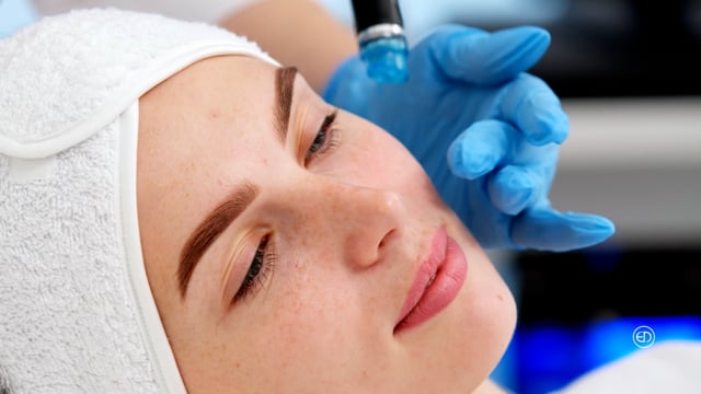 HydraFacial, Eye Designer, Exfoliation, Hydratation, Extraction, Nettoyage en profondeur, Rajeunissement de la peau, Nettoyage des pores, Anti-âge, Stimulation de l'hydratation, Éclat, Élimination des points noirs