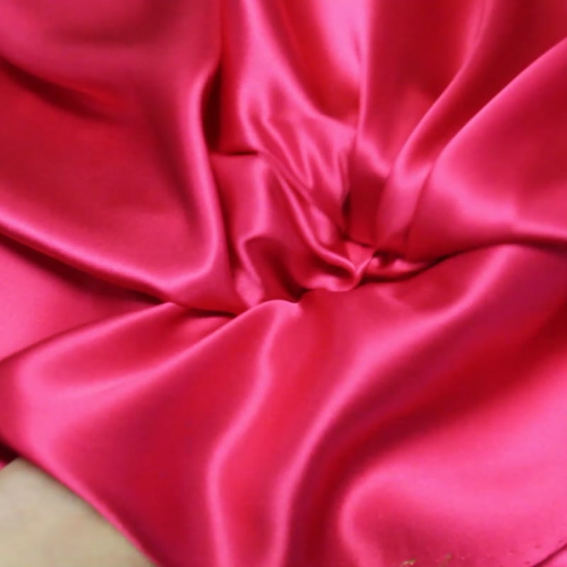 Vidéo: Satin 100% soie - Fuchsia Vidéo: Satin 100% soie - Fuchsia