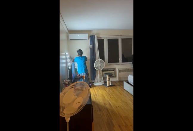 Enormous room, 5 minutes from Q train Main Photo