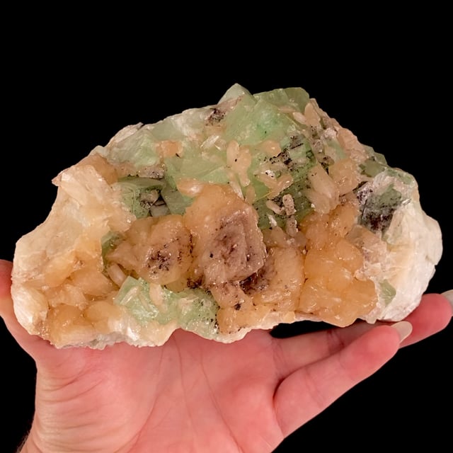 Fluorapophyllite-(K) with Stilbite-(Ca)