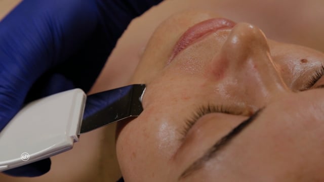 Eye Designer, Ultrasons, Nettoyage en profondeur, Resserrement de la peau, Stimulation du collagène, Non invasif, Affinage des pores, Exfoliation, Anti-âge, Réduction des rides, Rajeunissement de la peau, soins du visage par ultrasons