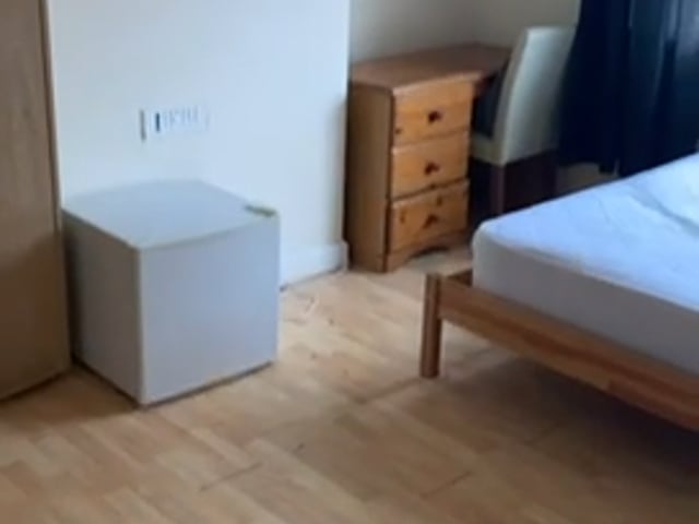 Nicely decorated large double room in SN2  Main Photo