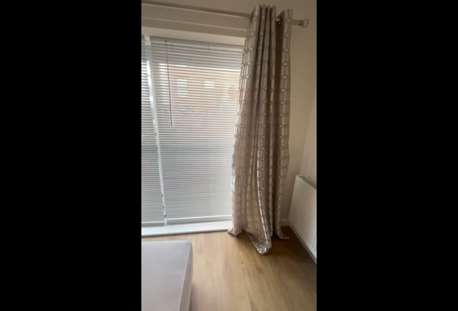 Lovely double room close to Greenhithe station Main Photo