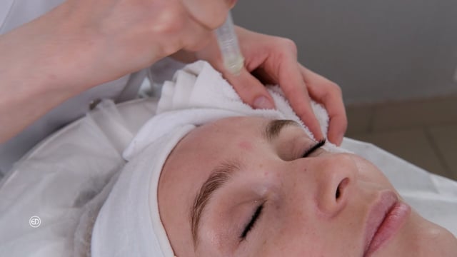 Eye Designer, JetPeel, Nettoyage en profondeur, Exfoliation, Rajeunissement de la peau, Hydratation, Anti-âge, Nettoyage des pores, Éclat de la peau, Réduction des rides, Traitement du visage