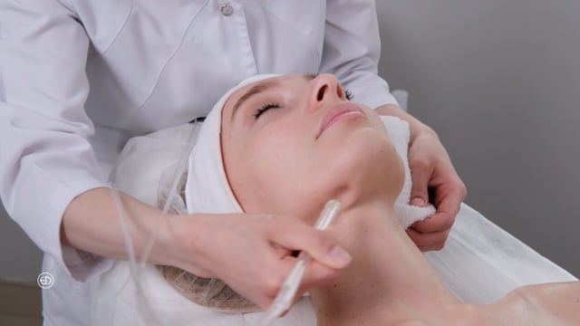 Eye Designer, JetPeel, Nettoyage en profondeur, Exfoliation, Rajeunissement de la peau, Hydratation, Anti-âge, Nettoyage des pores, Éclat de la peau, Réduction des rides, Traitement du visage