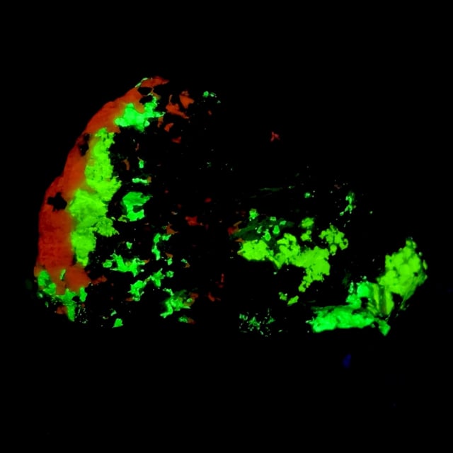 Hardystonite with Calcite, Willemite and Franklinite (fluorescent)