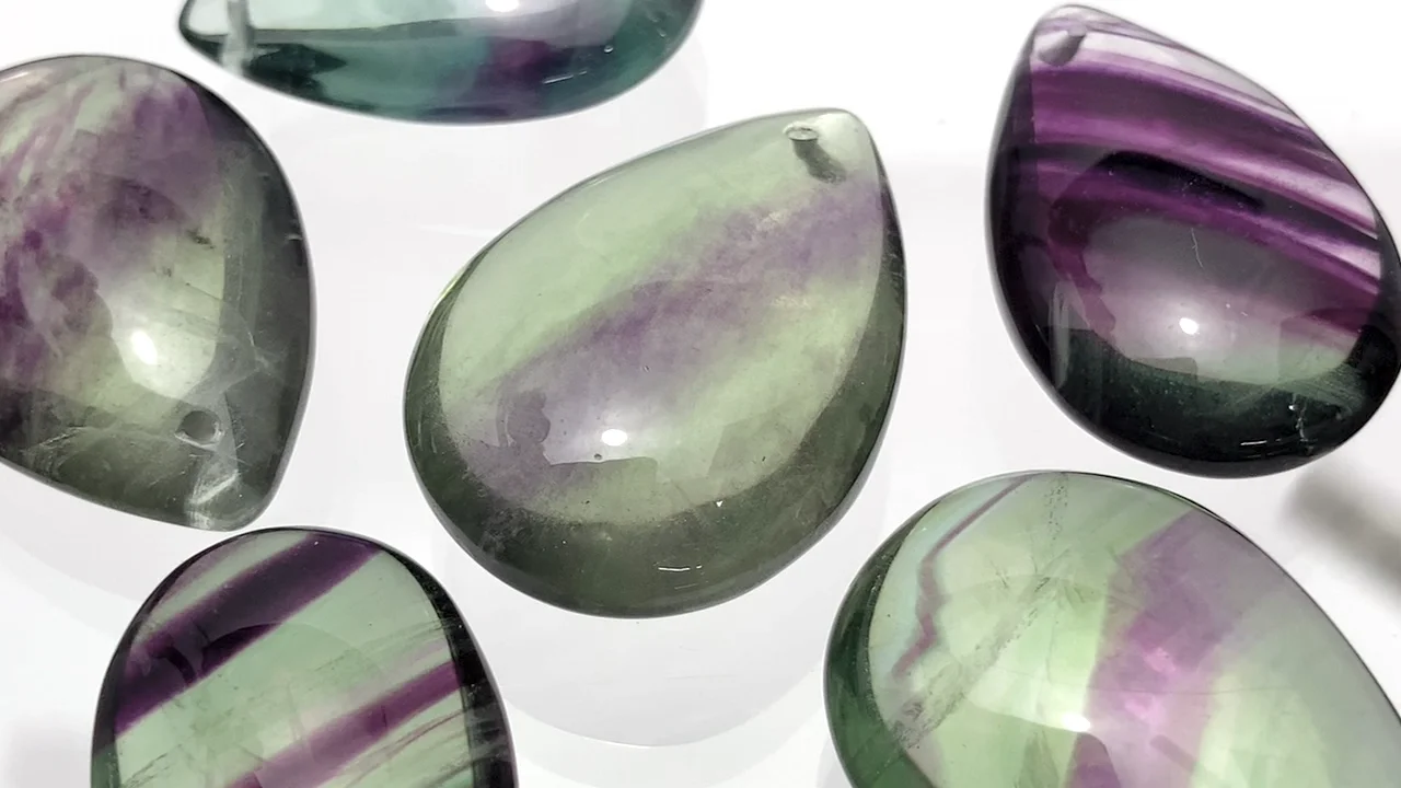 グリーンフローライト ペアシェイプ 1個｜天然石ビーズの卸問屋・通販