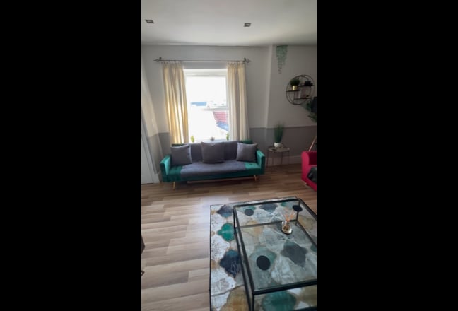 Spacious furnished high quality  1 bed flat  Main Photo