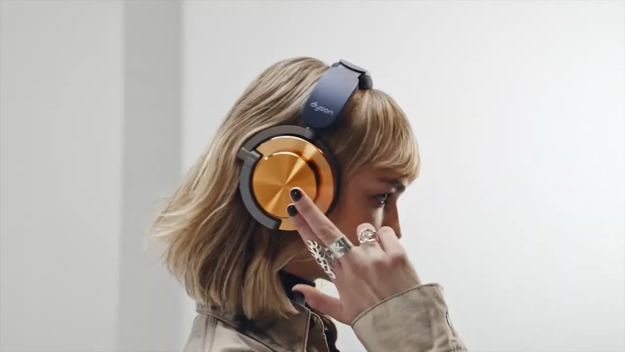 Dyson OnTrac&trade; &ndash; Headphones, remastered.